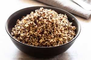 11 مزایای دانه کینوا برای سلامتی